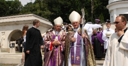 Kardynal-Kazimerz-Nycz-i-Arcybiskup-Mieczyslaw-Mokrzycki.JPG
